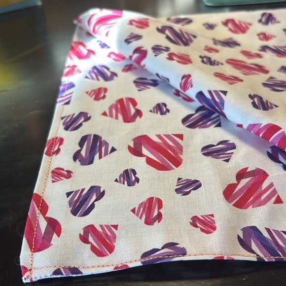 VALENTINE’S DAY TABLE RUNNER - Picture 4 of 4